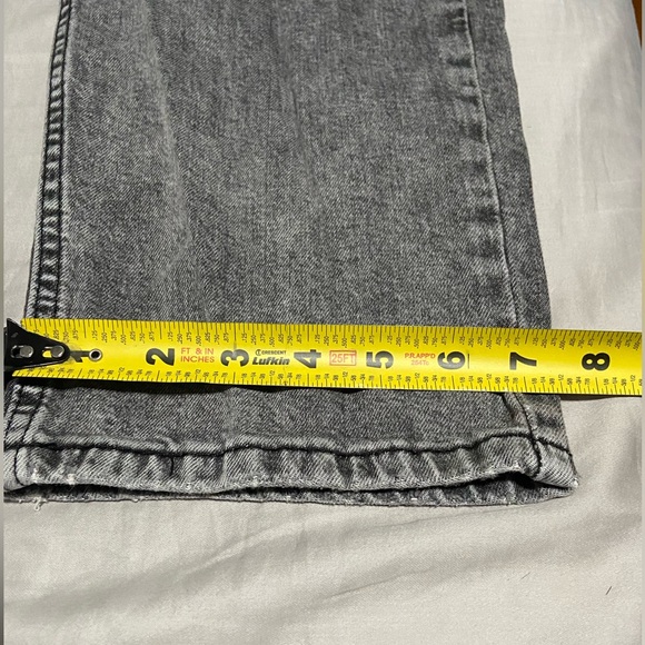 light washed grey Levi’s jeans - Picture 3 of 3